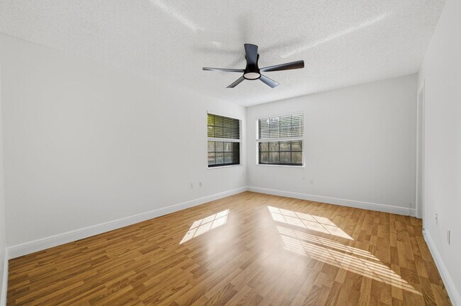 Building Photo - 454 Westree Ln