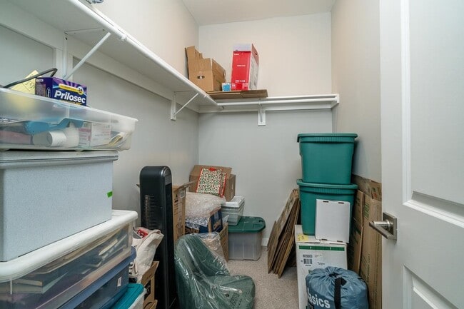 Building Photo - 1559 Crownpoint Dr