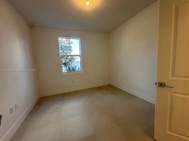 Building Photo - 17183 SW 2nd Cir