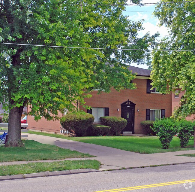 Primary Photo - 907 W Market St