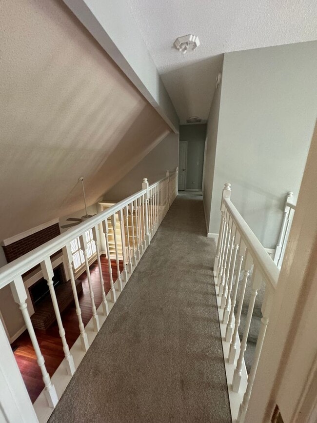 Building Photo - Gorgeous 4 bedroom 4.5 bathroom home in Ki...