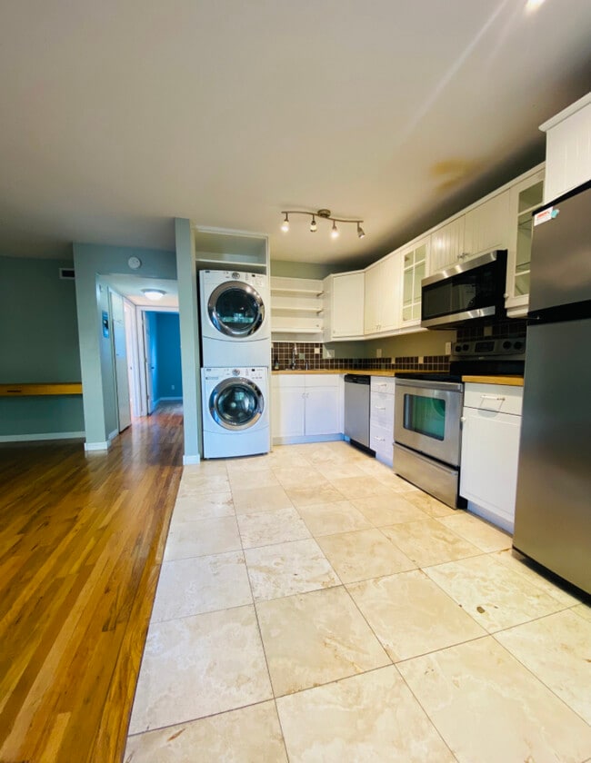 Building Photo - 1257 E 200 S