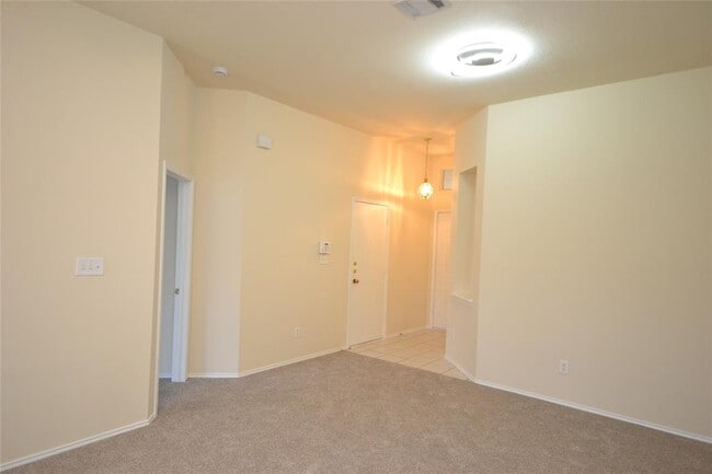 Building Photo - 718 Meadow View Dr