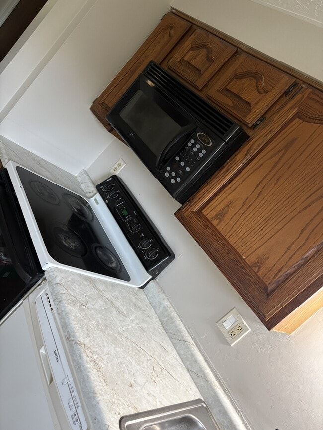 Building Photo - 1375 Firethorne Dr