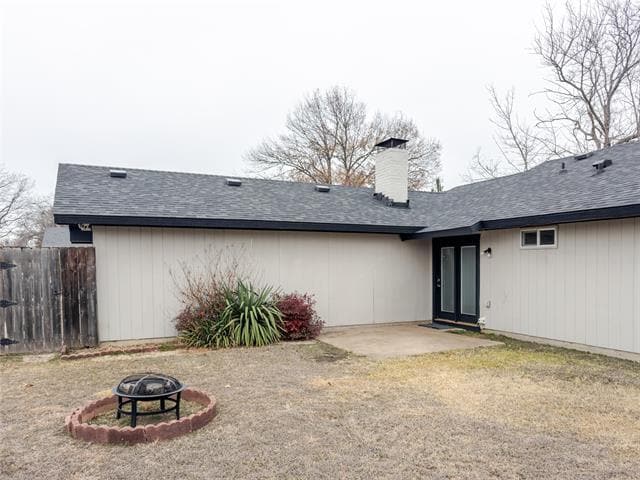 Building Photo - 2025 Glencrest Ln