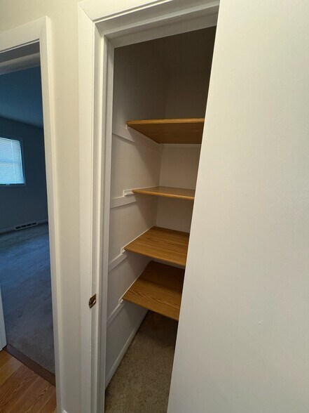 Building Photo - 356 2nd Ct