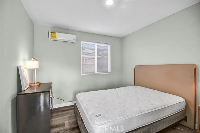 Building Photo - 12811 Oaks Ave