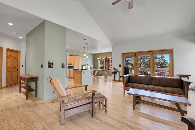 Building Photo - 33628 Berg Ln