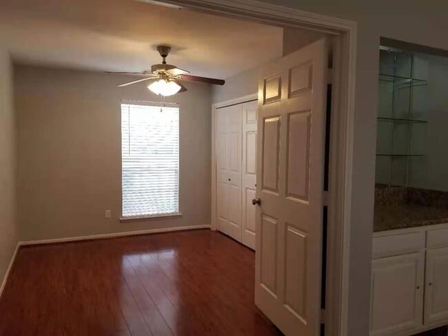Building Photo - 3111 Lazy Brook Dr