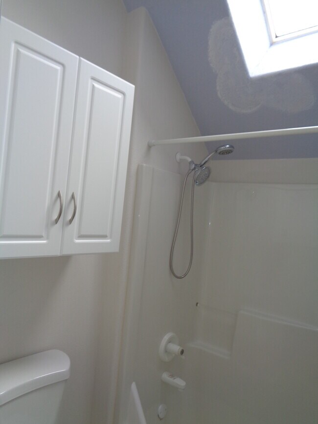 Building Photo - 17083 SW Arbutus Dr