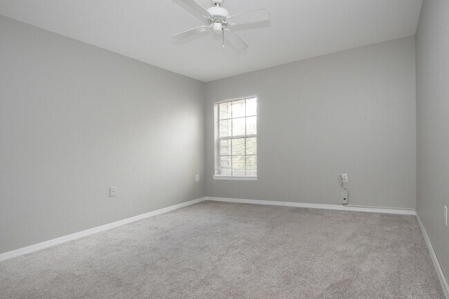 Building Photo - 2 Bedroom Condo in Lakewood Ranch