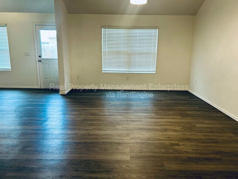 Building Photo - 11624 NW 96th St