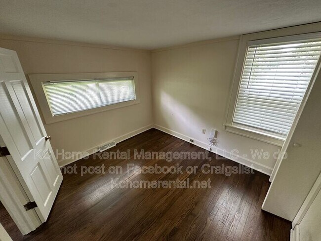 Building Photo - 6101 Fontana St