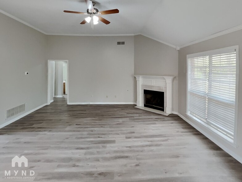 Building Photo - 9437 Bryant Trent Blvd