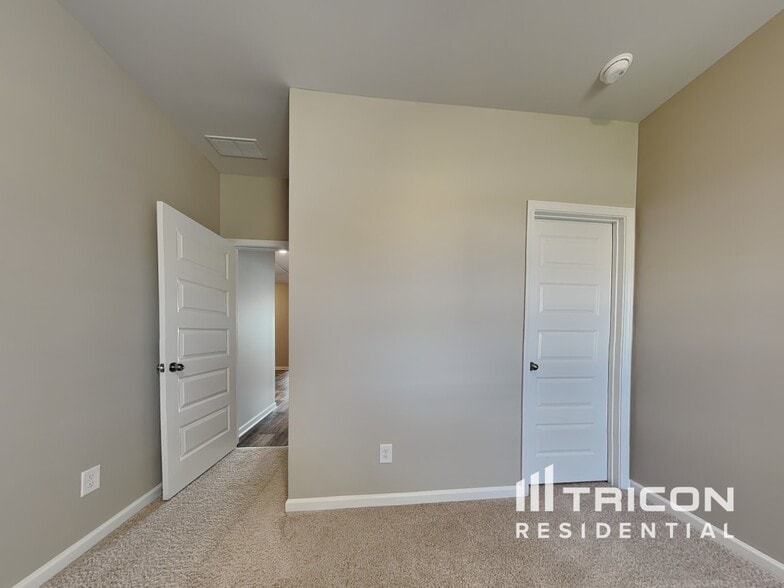 Building Photo - 437 Autrey Dr