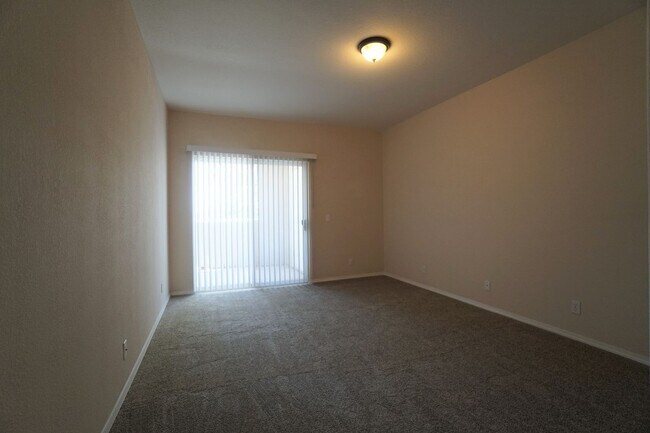 Building Photo - 3770 Strawberry Field Grove