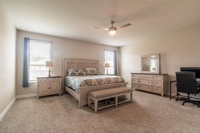 Building Photo - 31219 Gullwing Manor Dr