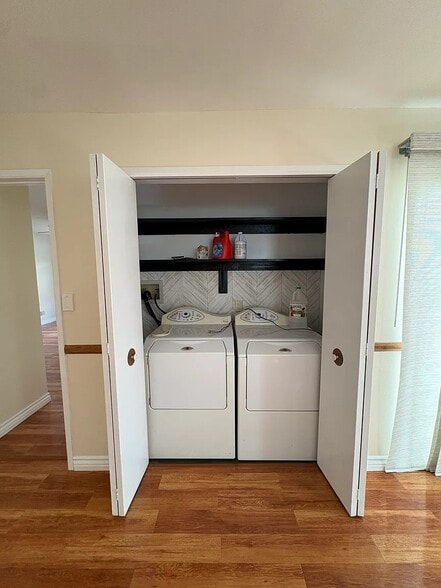 Building Photo - 1843 Santa Fe Ave