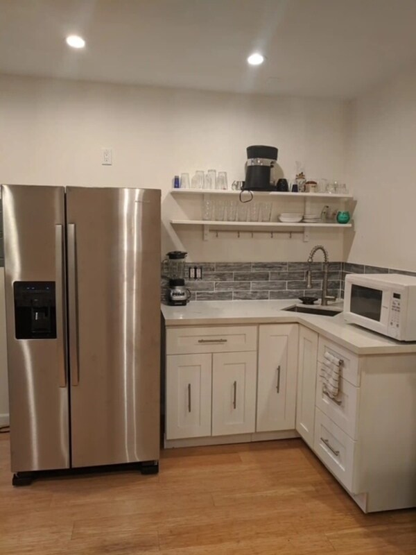 Building Photo - 9228 Ronda Ave