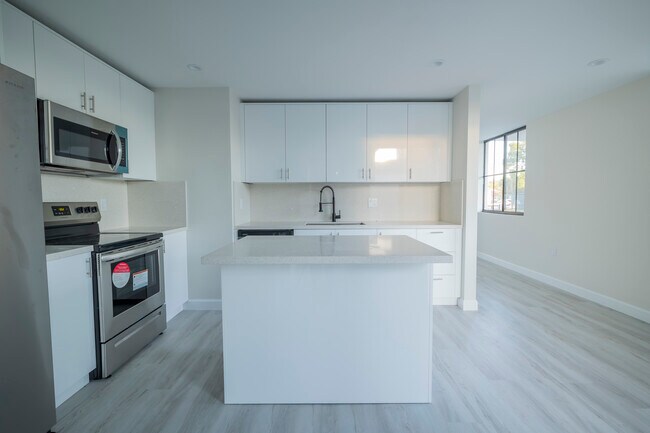 Building Photo - 18020 SW 103rd Ave