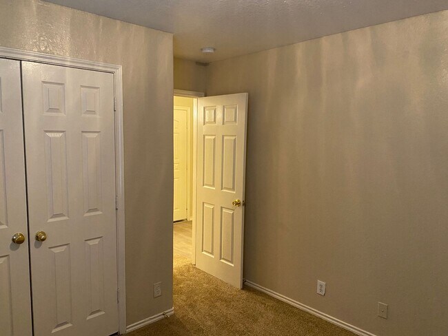 Building Photo - 6914 Hallie Spirit