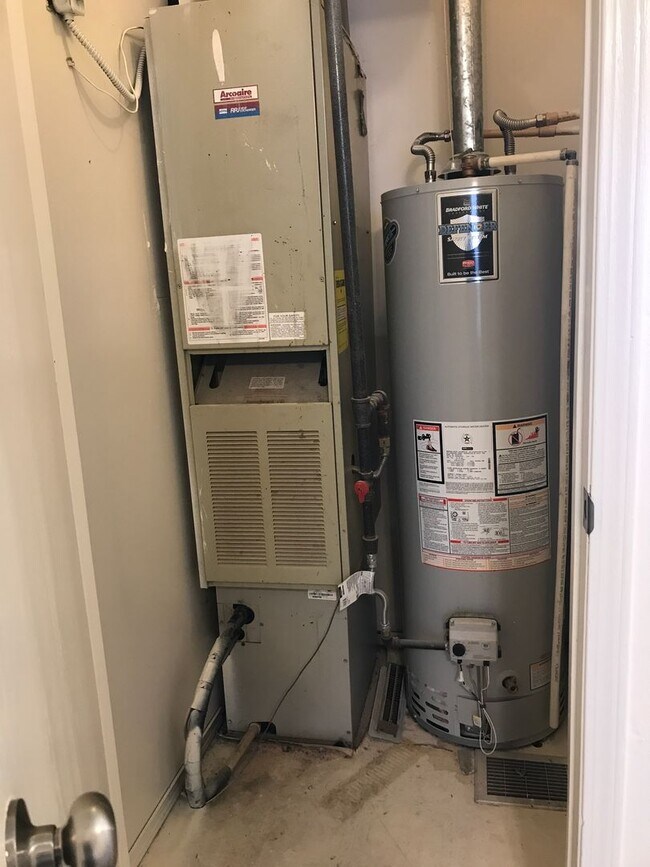 Building Photo - 1500 W Rainey St