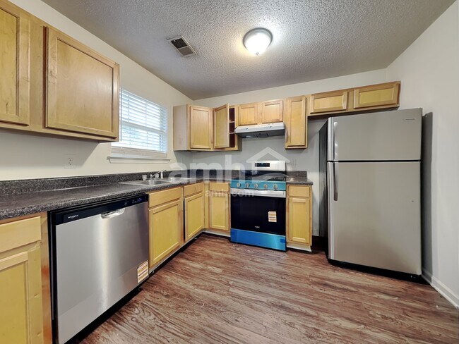 Building Photo - 148 Ventura Trl