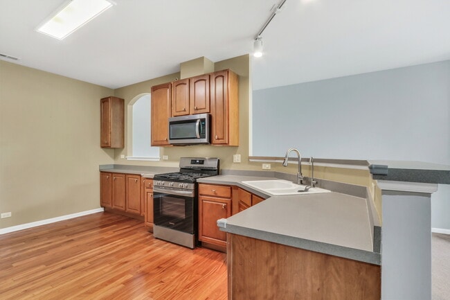 Building Photo - 210 Rosehall Dr