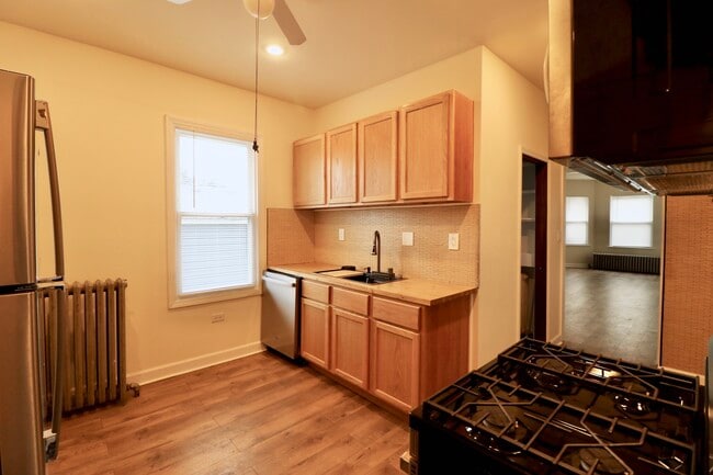 Building Photo - 3807 N Narragansett Ave