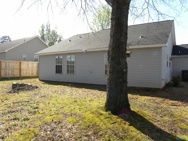 Building Photo - 258 Mountain Creek Dr