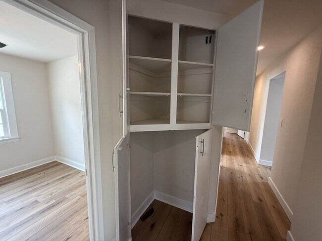 Building Photo - 3 brd, 1 bath located  in the Chandler Bike Path Neighborhood
