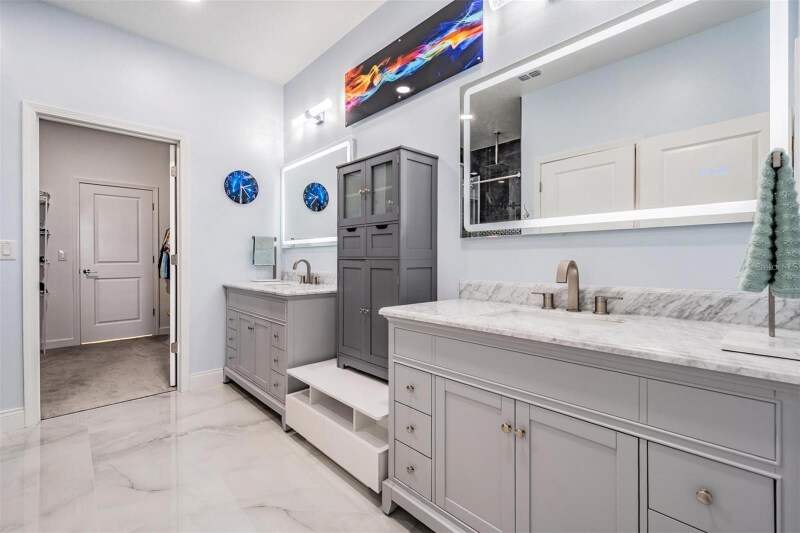 Building Photo - 10381 Tupper Cay Dr