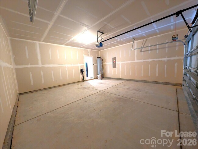 Building Photo - 8321 Kneller St