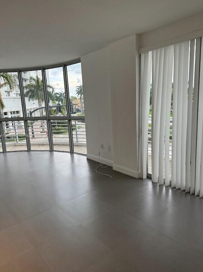 Building Photo - 1830 Radius Dr