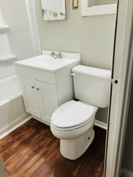 Building Photo - 2633 Knox Ave