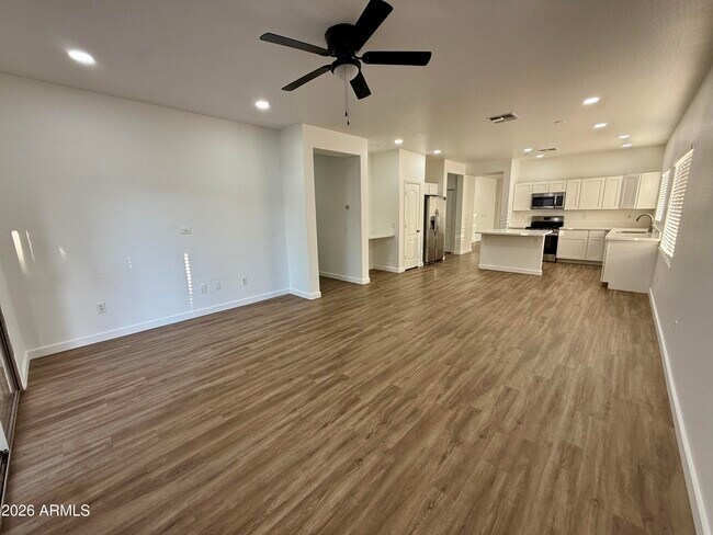 Building Photo - 15238 W Custer Ln