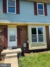 Building Photo - 2712 Red Oak Ln