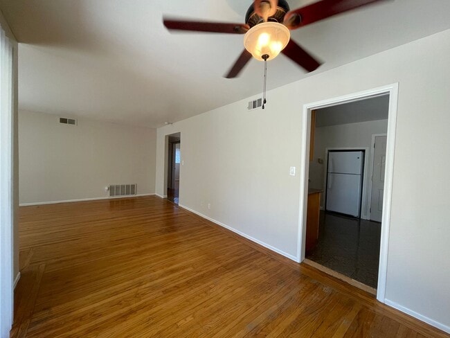 Building Photo - Single Story 3 Bedroom, 2 Bath Single Story Home with Huge Backyard!