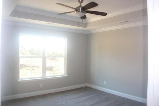 Building Photo - 539 NE Bellingham Dr