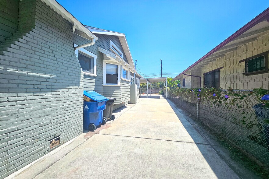 Building Photo - 648 N Heliotrope Dr