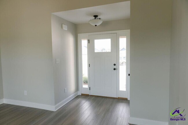 Building Photo - 608 Daisy Dr