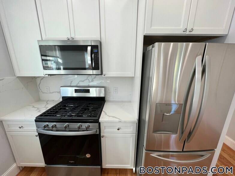 Building Photo - 29 Alpine St