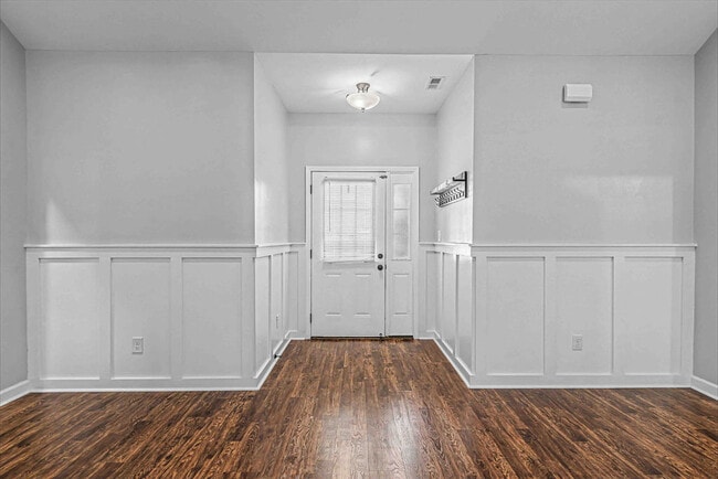 Building Photo - 125 Bridgeport Dr