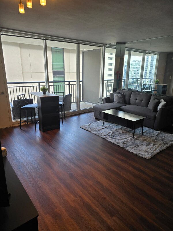 Building Photo - 620 Peachtree St NE