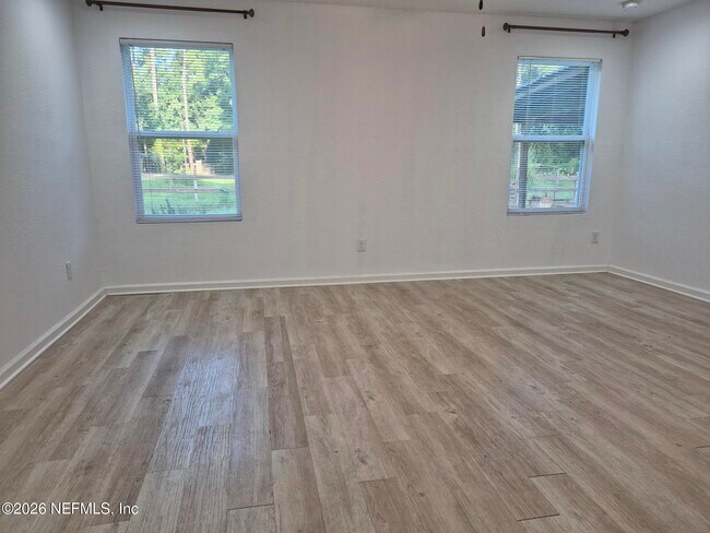 Building Photo - 6806 Old Middleburg Rd S