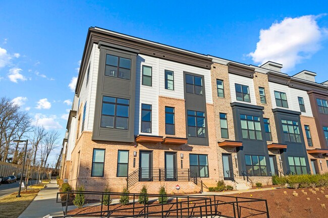 Building Photo - 2016 Tysons Ridgeline Rd
