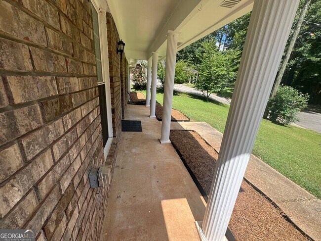 Building Photo - 648 Nelby Ct