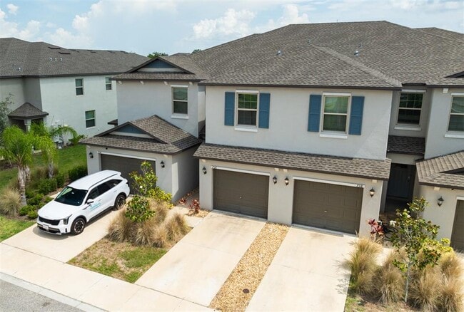 Building Photo - 736 Royal Empress Dr