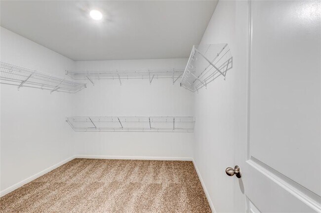 Building Photo - 117 Fairfax Ln