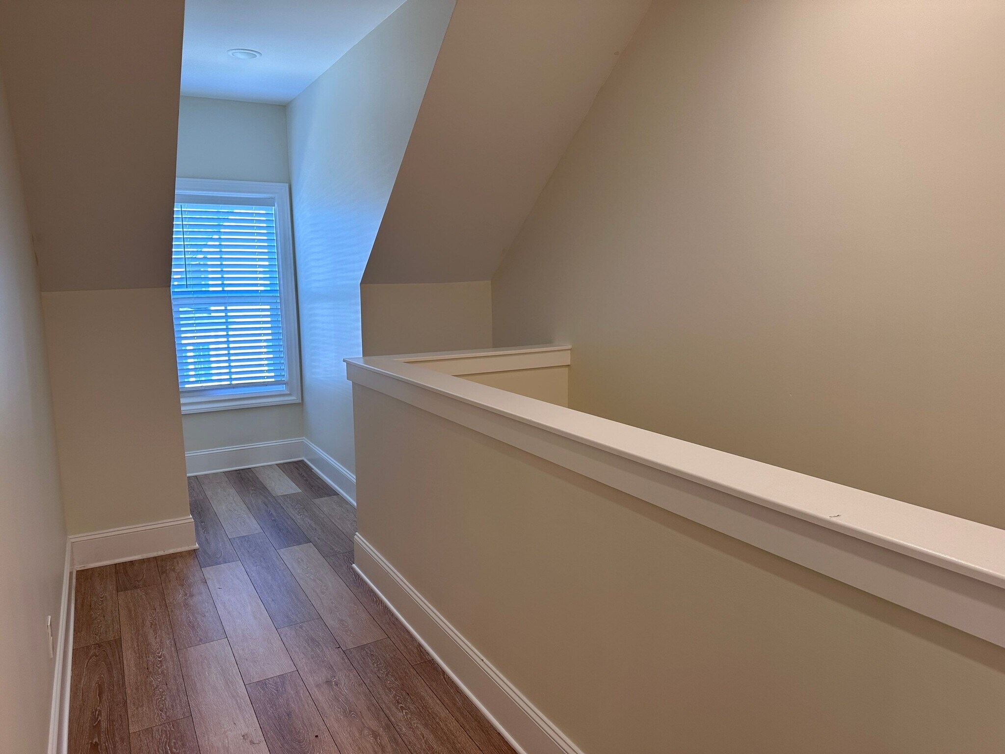 Building Photo - 226 McCowat St